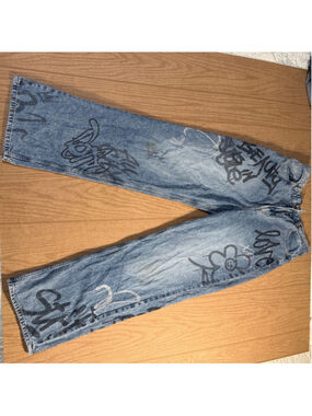 H&M Divided Graffiti Wide High Jeans Light Blue Denim Print Women's Size 10